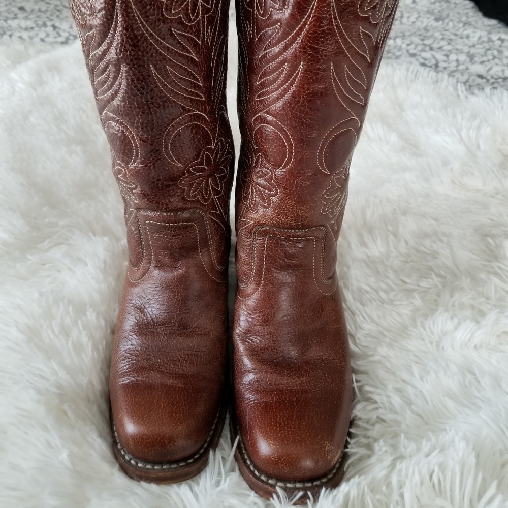 Frye cowgirl boots size 8 brown/reddish